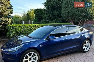 Tesla Model 3 2019