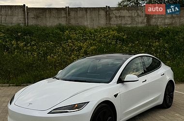 Tesla Model 3  2024