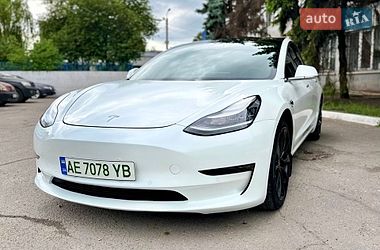 Tesla Model 3  2018