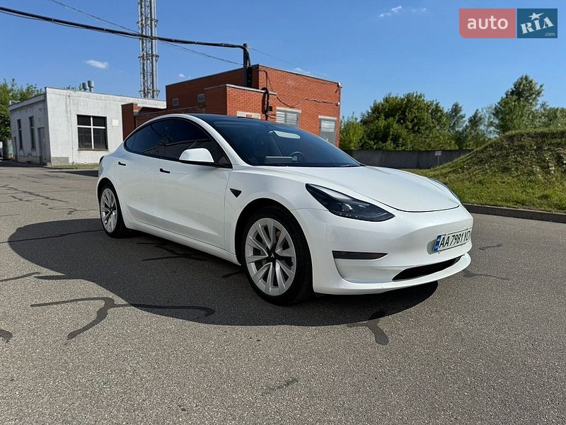 Седан Tesla Model 3 2023 в Киеве фото 3 Седан Tesla Model 3 2023 в Киеве