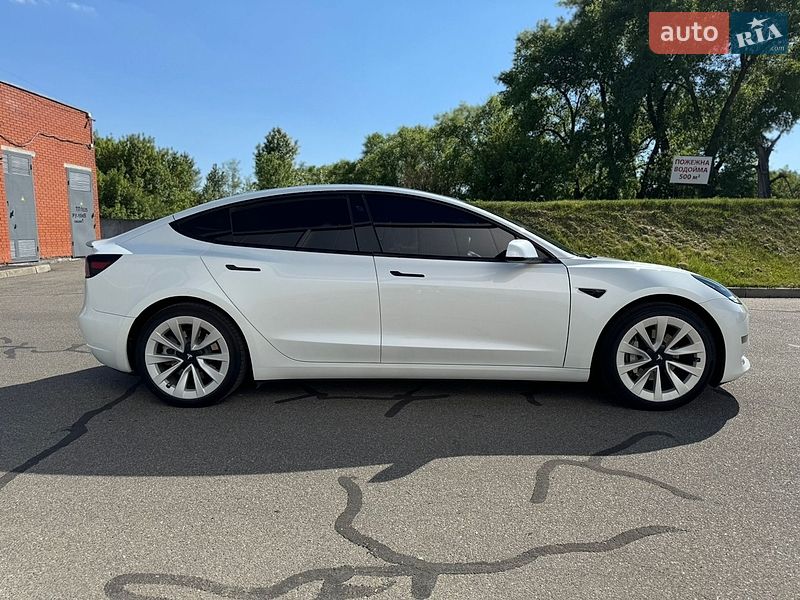 Седан Tesla Model 3 2023 в Киеве фото 4 Седан Tesla Model 3 2023 в Киеве