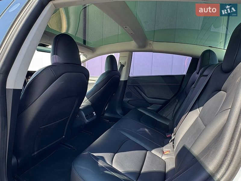 Седан Tesla Model 3 2023 в Киеве фото 13 Седан Tesla Model 3 2023 в Киеве