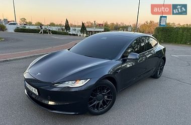 Tesla Model 3 2025