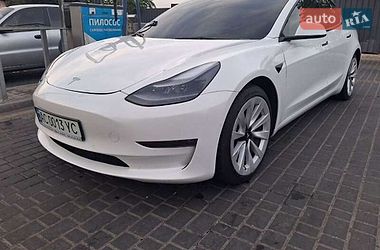 Tesla Model 3  2022