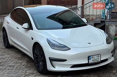Tesla Model 3  2021