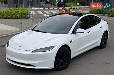 Седан Tesla Model 3 2024 в Києві
