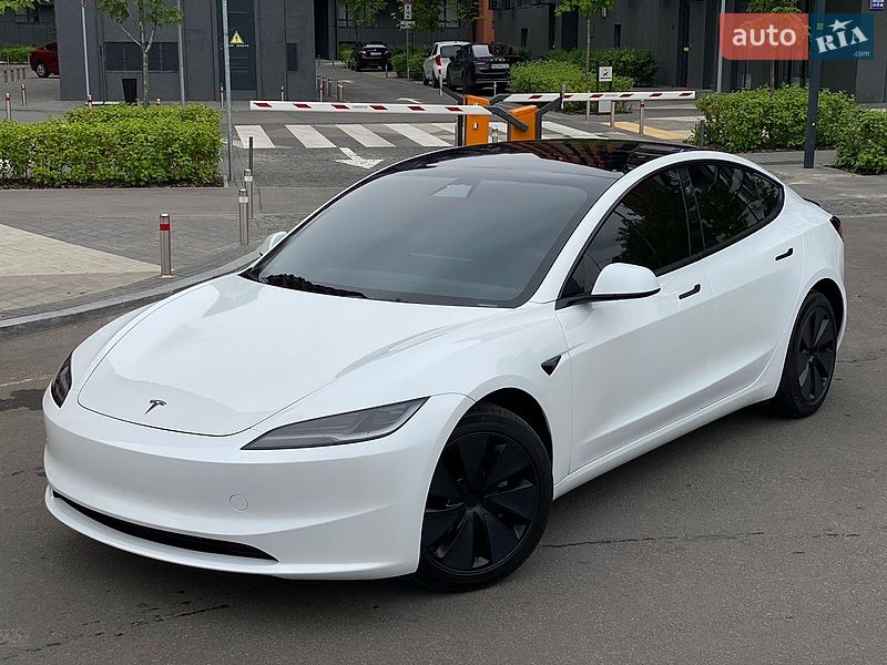 Седан Tesla Model 3 2024 в Києві