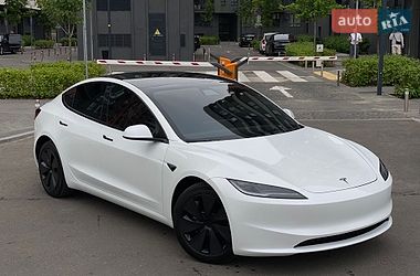Седан Tesla Model 3 2024 в Києві