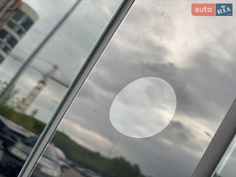 Седан Tesla Model 3 2024 в Києві