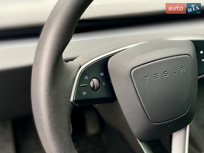 Седан Tesla Model 3 2024 в Києві
