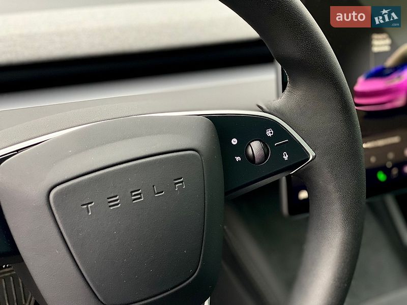 Седан Tesla Model 3 2024 в Києві