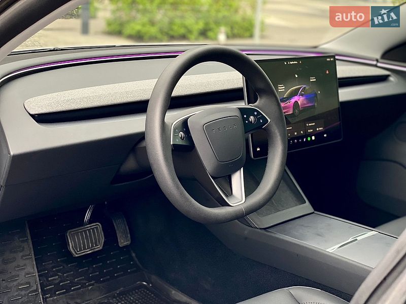 Седан Tesla Model 3 2024 в Києві