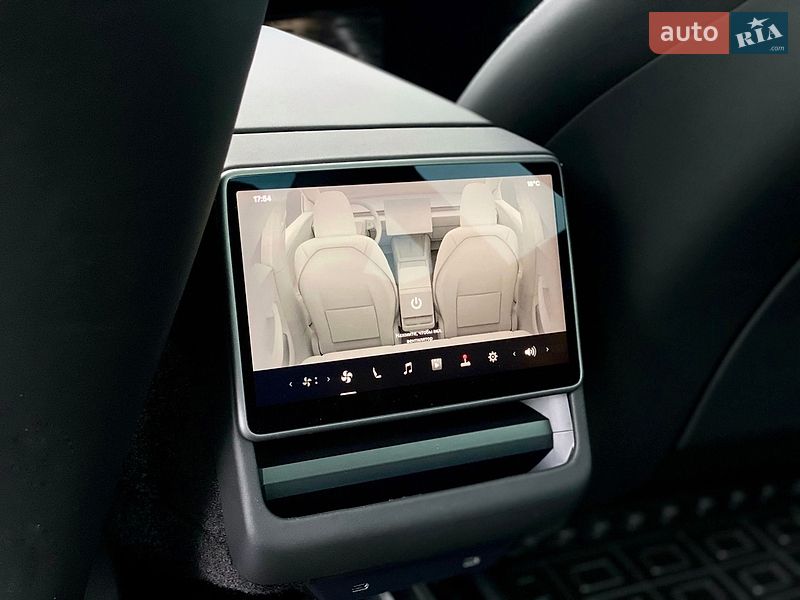 Седан Tesla Model 3 2024 в Києві