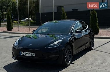 Tesla Model 3  2018