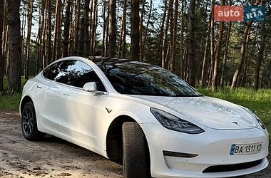 Tesla Model 3  2018