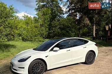 Tesla Model 3  2020