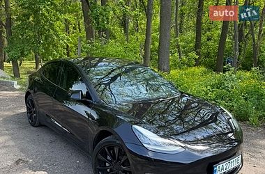 Tesla Model 3  2018
