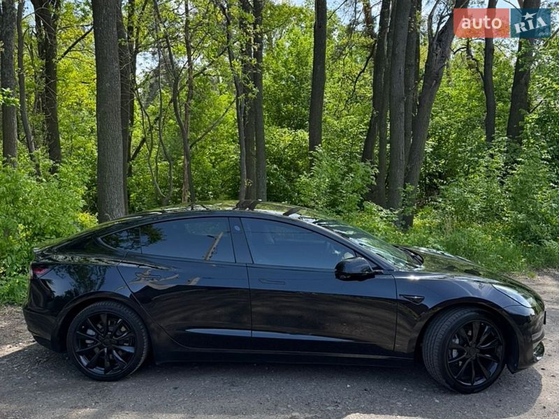 Седан Tesla Model 3 2018 в Києві