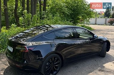 Седан Tesla Model 3 2018 в Києві