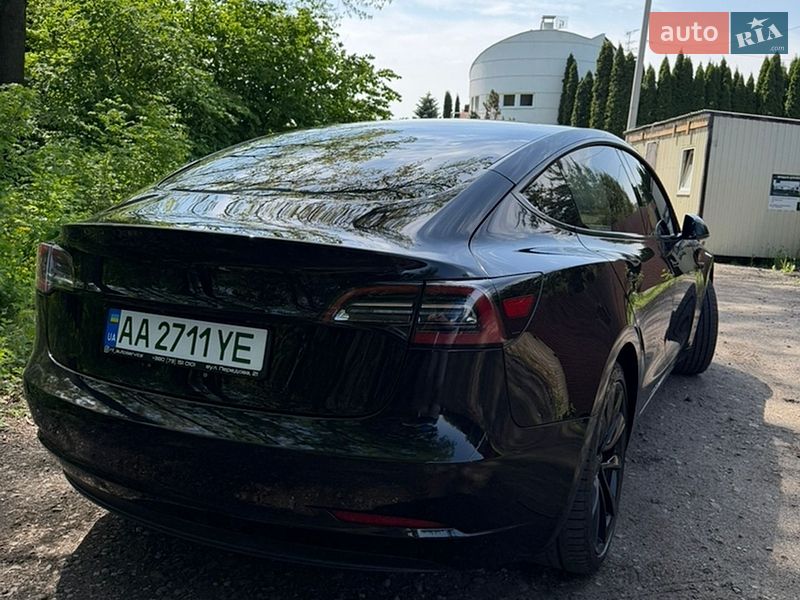 Седан Tesla Model 3 2018 в Києві