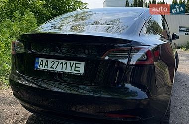 Седан Tesla Model 3 2018 в Києві