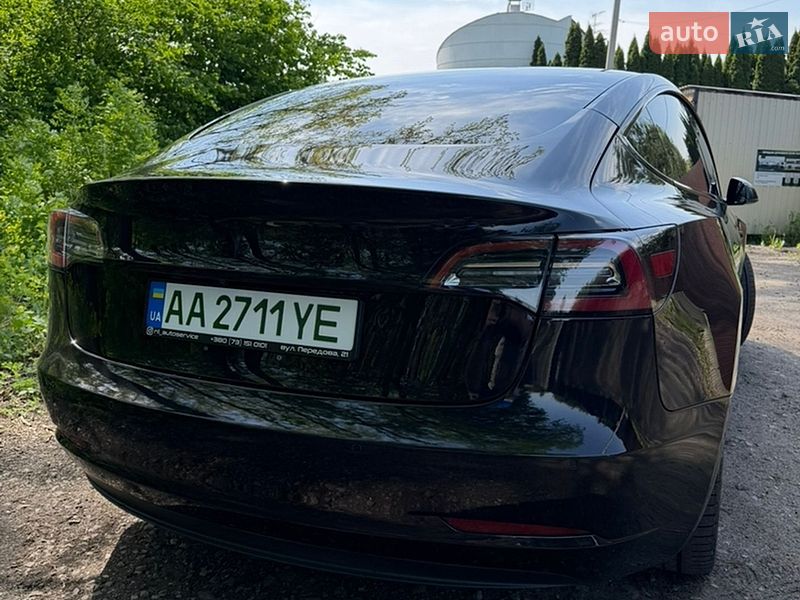 Седан Tesla Model 3 2018 в Києві