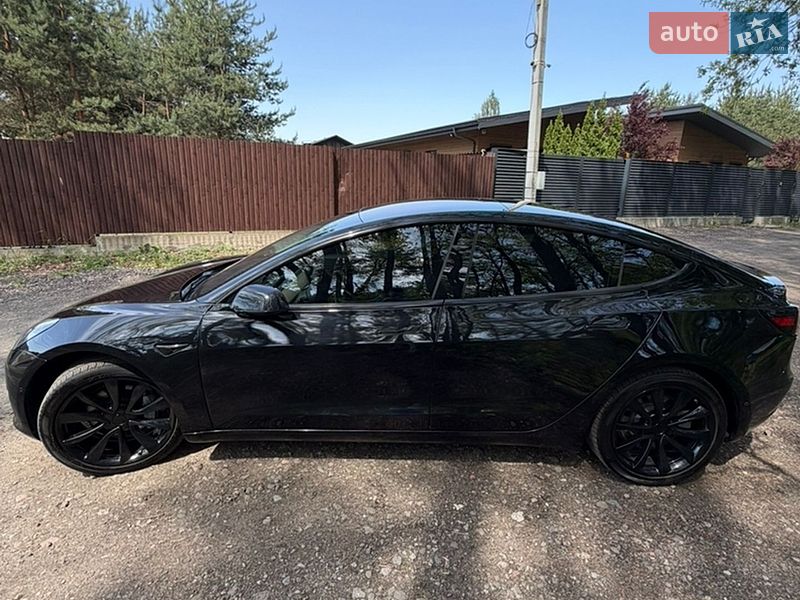 Седан Tesla Model 3 2018 в Києві