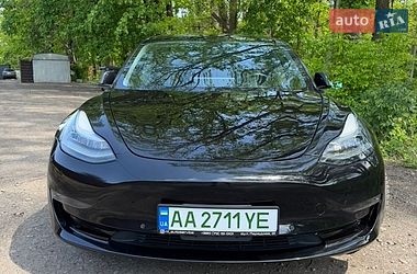 Седан Tesla Model 3 2018 в Києві