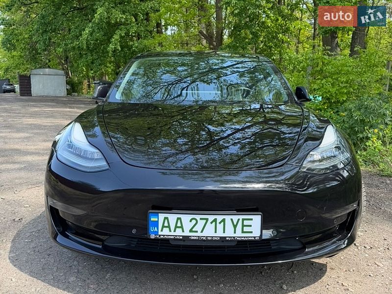 Седан Tesla Model 3 2018 в Києві