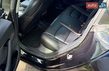 Седан Tesla Model 3 2018 в Києві