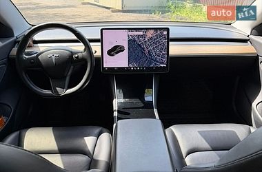 Седан Tesla Model 3 2018 в Києві