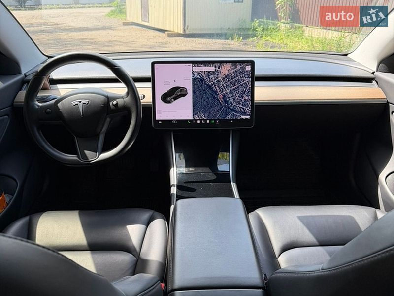 Седан Tesla Model 3 2018 в Києві