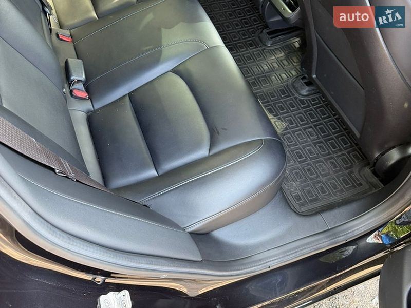 Седан Tesla Model 3 2018 в Києві