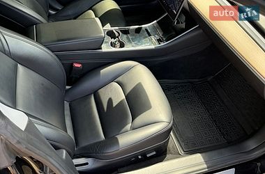 Седан Tesla Model 3 2018 в Києві