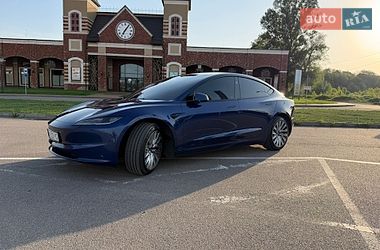 Tesla Model 3  2023