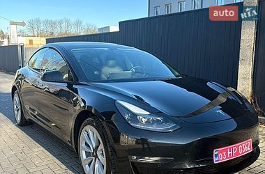 Tesla Model 3  2021