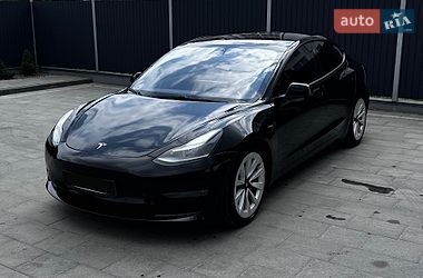 Tesla Model 3  2021