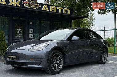 Tesla Model 3  2020