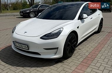 Tesla Model 3  2021