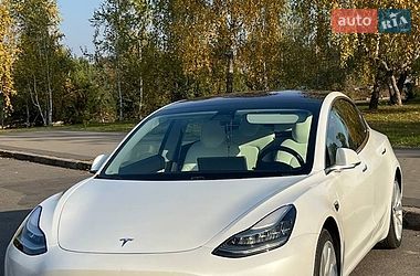 Tesla Model 3 2019