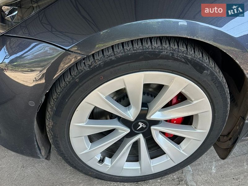 Седан Tesla Model 3 2021 в Кривому Розі
