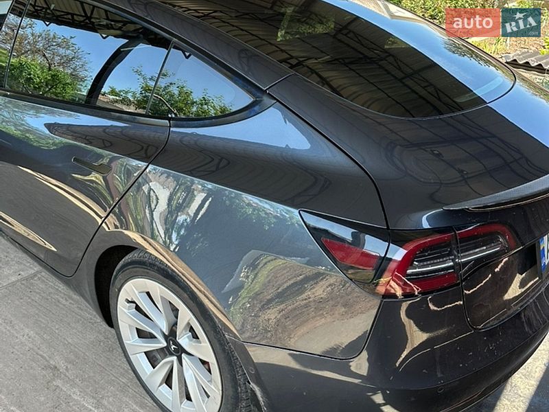 Седан Tesla Model 3 2021 в Кривому Розі