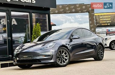 Tesla Model 3  2022