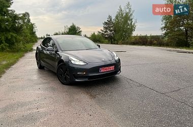 Tesla Model 3  2021