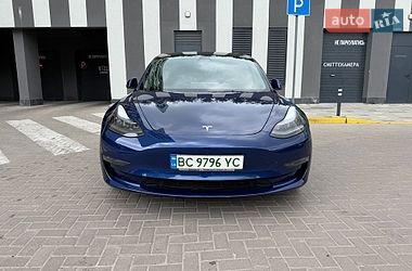 Седан Tesla Model 3 2023 в Львове