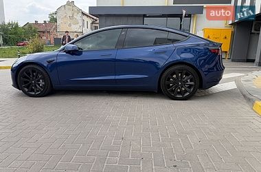 Седан Tesla Model 3 2023 в Львове