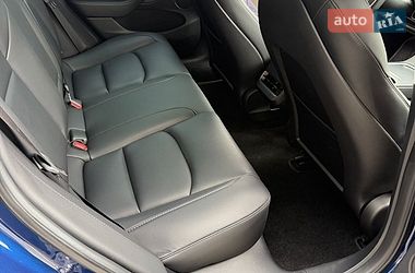 Седан Tesla Model 3 2023 в Львове