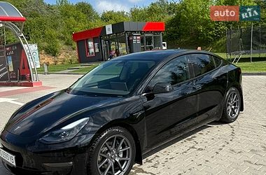 Tesla Model 3  2022