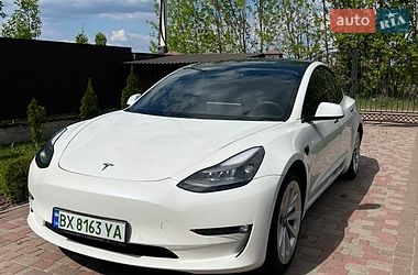 Tesla Model 3  2021
