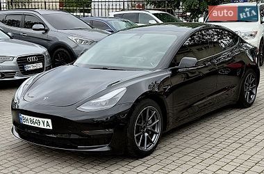 Tesla Model 3  2020